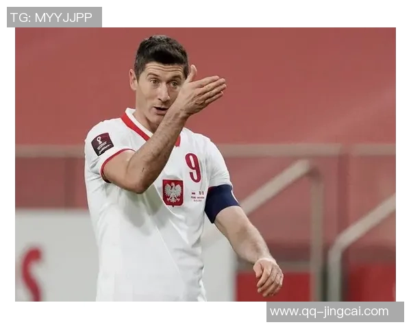 莱万与罗马里奥同框合影重温足球传奇时刻令人难以忘怀